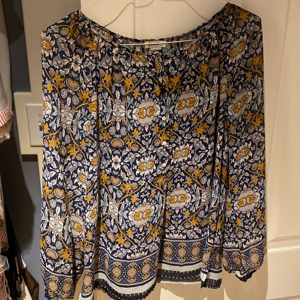 Lucky brand patterned navy blouse in size large